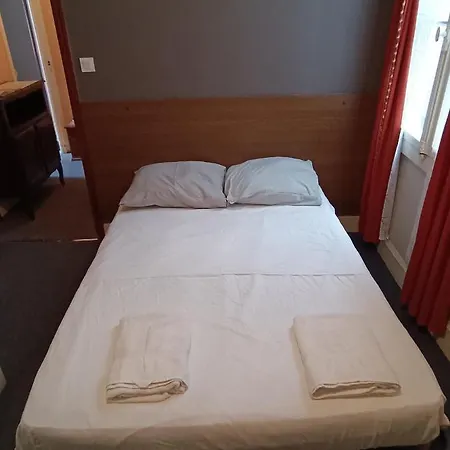 Chez Marie Et Didier 1 Minute A Pied Du Sanctuaire De ゲストハウス ルルド