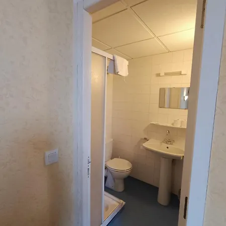 Chez Marie Et Didier 1 Minute A Pied Du Sanctuaire De ゲストハウス