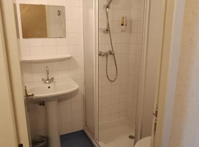 Casa de hóspedes Chez Marie Et Didier 1 Minute à Pied Du Sanctuaire De 3*